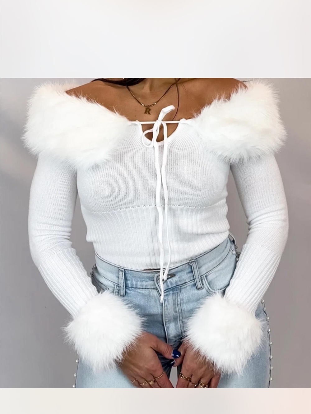 White Off-the-Shoulder Faux Fur Trim Ribbed Sweater